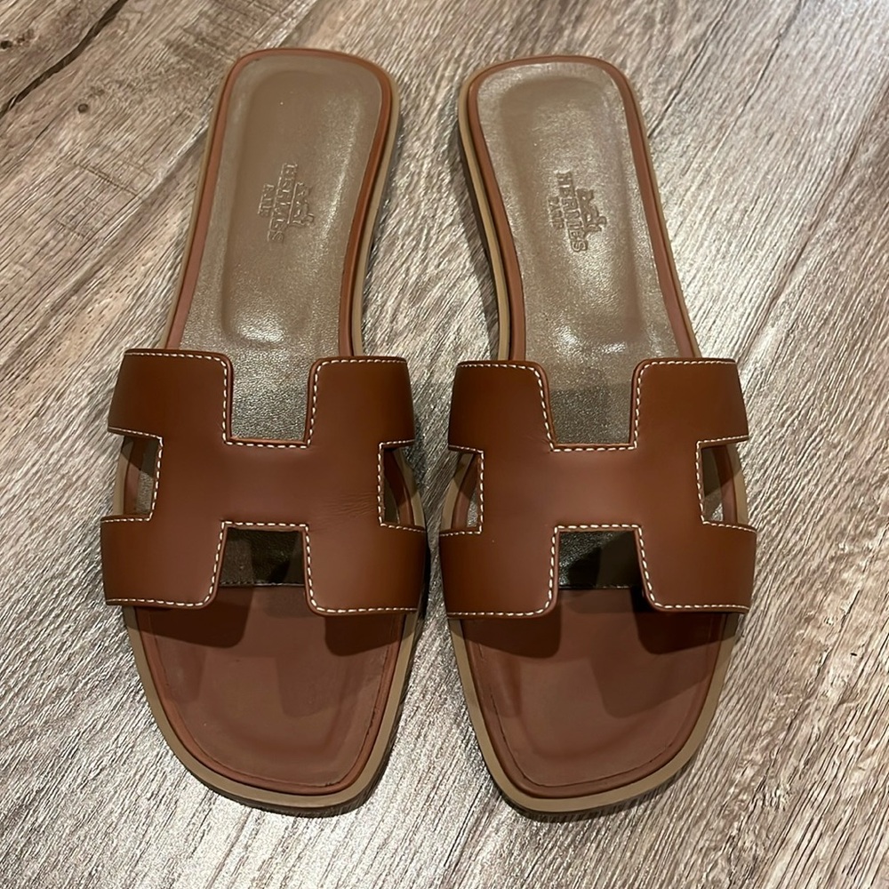 Hermes Oran Sandals, Gold, size 38.